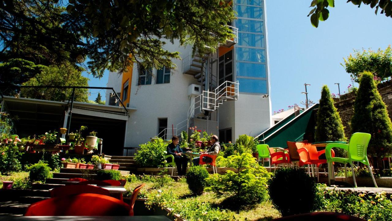Alvero Hotel Permet Bagian luar foto