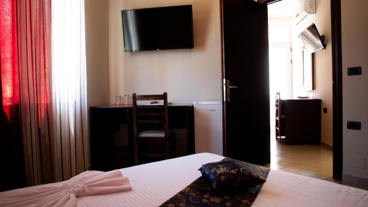 Alvero Hotel Permet Bagian luar foto
